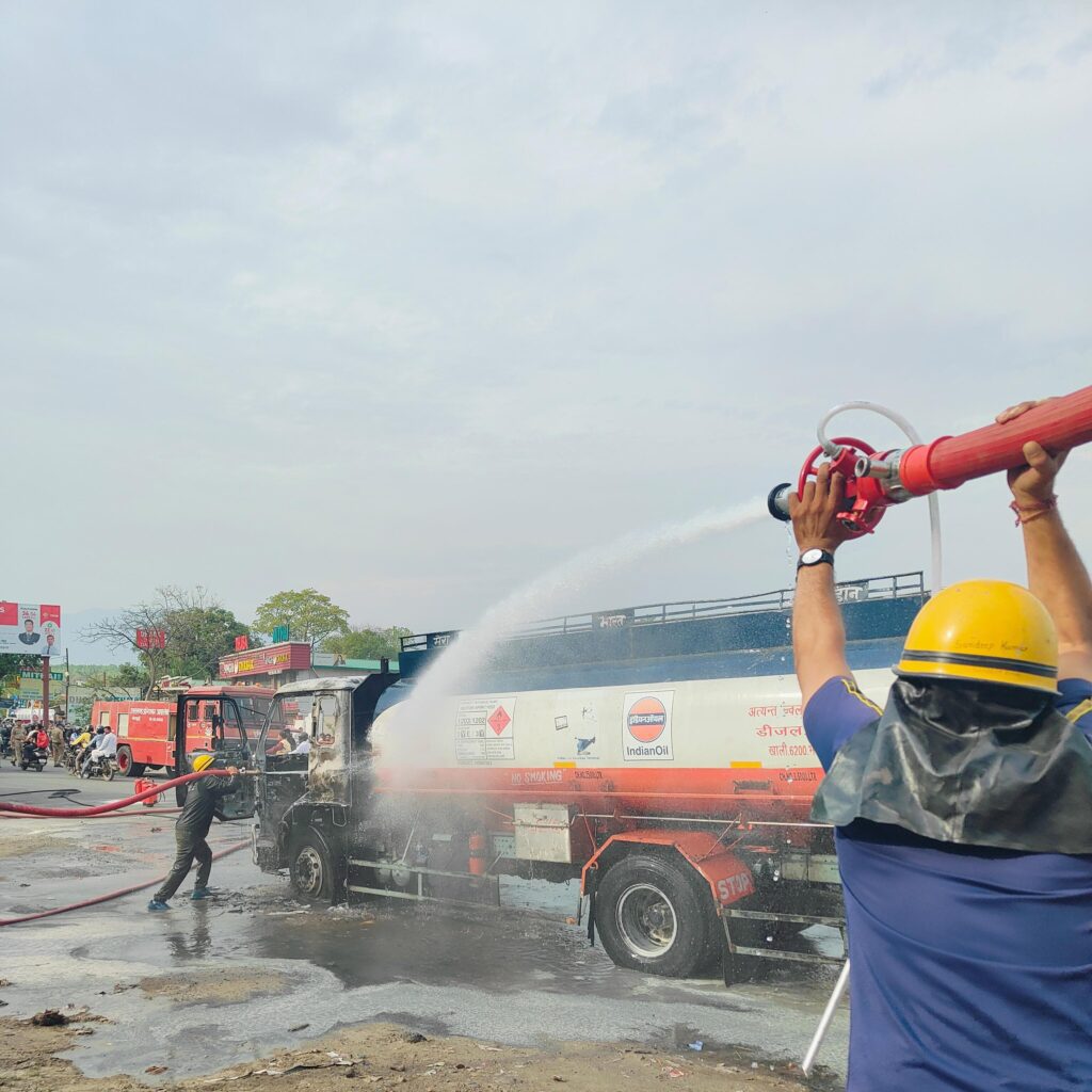 Fire in tanker filled with petrol