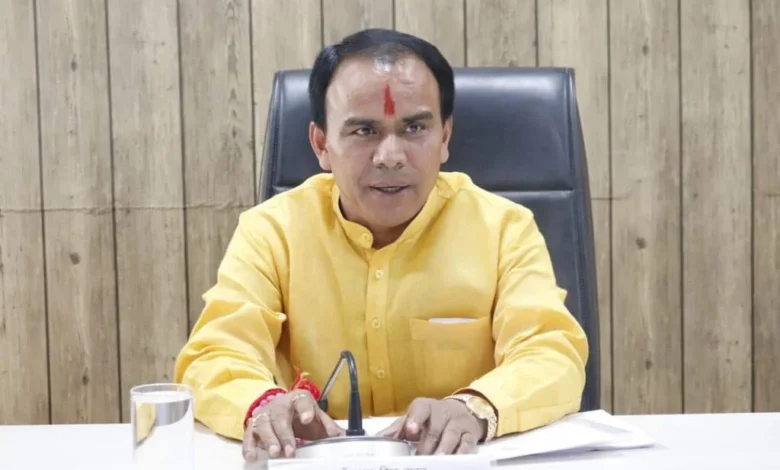 300 doctors in health department