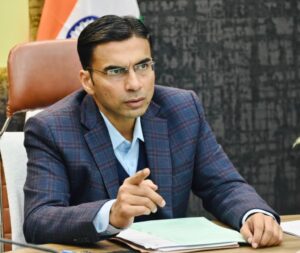 मां से मारपीट और नशे का अड्डा! देहरादून में आदतन अपराधी पर प्रशासन की सख्त कार्रवाई