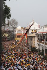 श्री दरबार साहिब में शाम 4 बजकर 12 मिनट पर हुआ श्री झण्डे जी का आरोहण