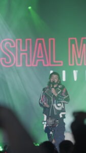 श्री गुरु राम राय विश्वविद्यालय में सजी सुरों की शाम, विशाल मिश्रा ने श्री दरबार साहिब में श्री महाराज जी से लिया आशीर्वाद