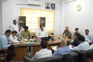 यात्रा ट्रांजिस्ट कैंम्प में इंटीग्रेटेड कंट्रोलरूम 24×7 सक्रिय रखने के DM ने दिए निर्देश