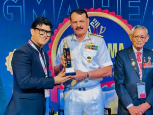 नौसेना प्रमुख एडमिरल दिनेश के. त्रिपाठी ने शिक्षाविद ललित मोहन जोशी को किया सम्मानित