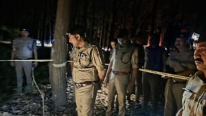 देहरादून में लूटकांड के बाद पुलिस-बदमाशों में मुठभेड़, इंस्पेक्टर घायल, एक बदमाश ढेर