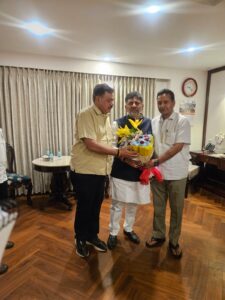 राजीव महर्षि ने कर्नाटक के उपमुख्यमंत्री डी.के. शिवकुमार से की शिष्टाचार भेंट