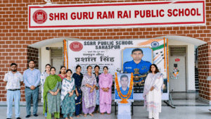 एसजीआरआर पब्लिक स्कूल सहसपुर में दी गई शहीद स्क्वाड्रन लीडर प्रशांत सिंह को श्रद्धांजलि