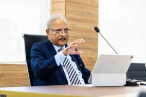 ग्राफिक एरा में विधि शिक्षा के आधुनिकीकरण पर जोर